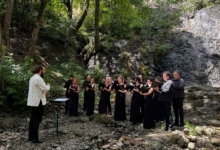 Одржан концерт „Београдског студија за вокалну музику“ на водопаду Скакавац