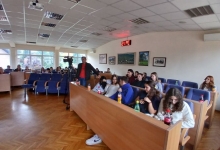 ЂАЧКИ ПАРЛАМЕНТ У ОПШТИНИ ЧАЈЕТИНА: ГЛАС МЛАДИХ У ДОНОШЕЊУ ОДЛУКА